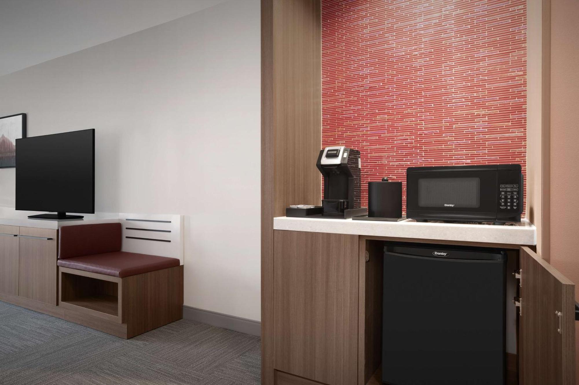 Hilton Garden Inn Denver Airport Tower Road Exterior photo